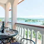 Apartament By The Sea Supetarska Draga - Gonar, Rab - 24851